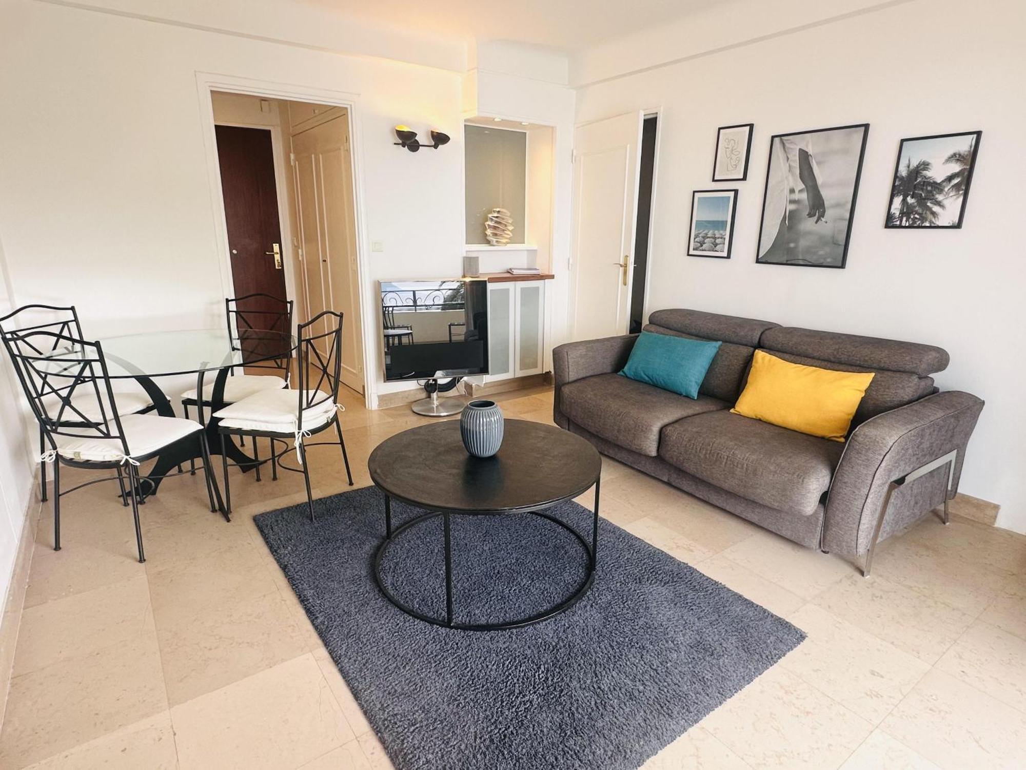 Apartamento One Bedroom With A Sea View Right By The Croisette Beaches And The Center Of Cannes. - 2287